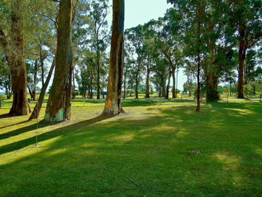 Inn The Tuarts Guest Lodge Busselton Accommodation - Adults Only Bagian luar foto