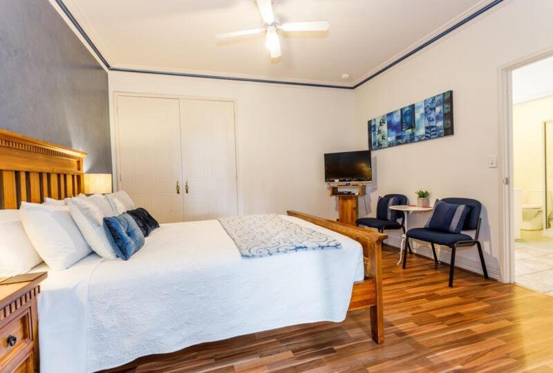 Inn The Tuarts Guest Lodge Busselton Accommodation - Adults Only Bagian luar foto