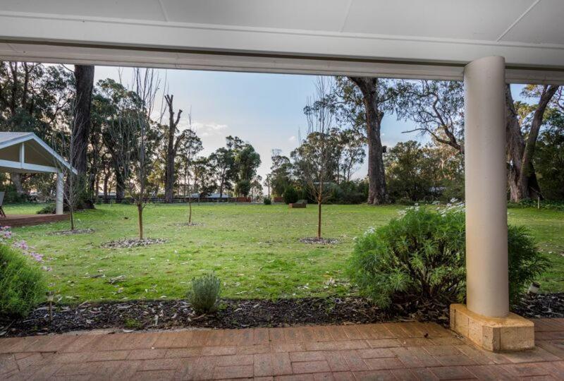 Inn The Tuarts Guest Lodge Busselton Accommodation - Adults Only Bagian luar foto