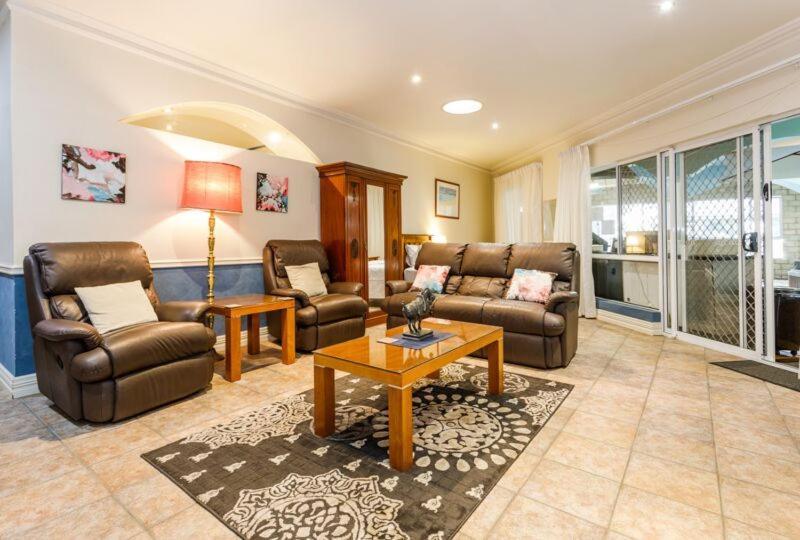 Inn The Tuarts Guest Lodge Busselton Accommodation - Adults Only Bagian luar foto