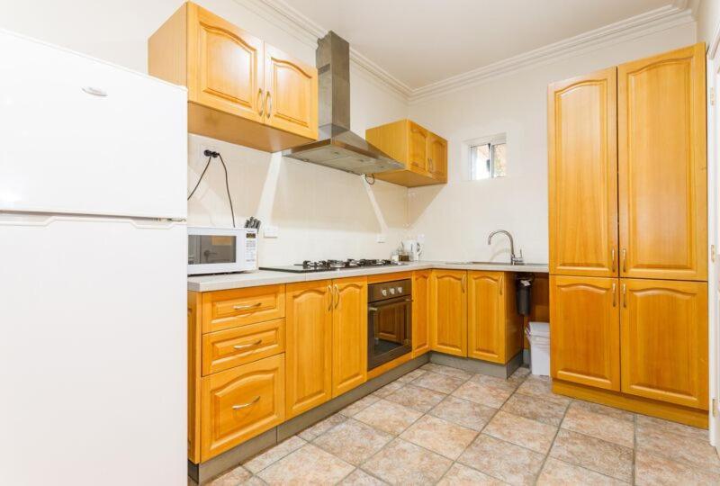 Inn The Tuarts Guest Lodge Busselton Accommodation - Adults Only Bagian luar foto
